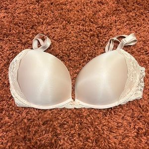 • Victoria Secret Bra •